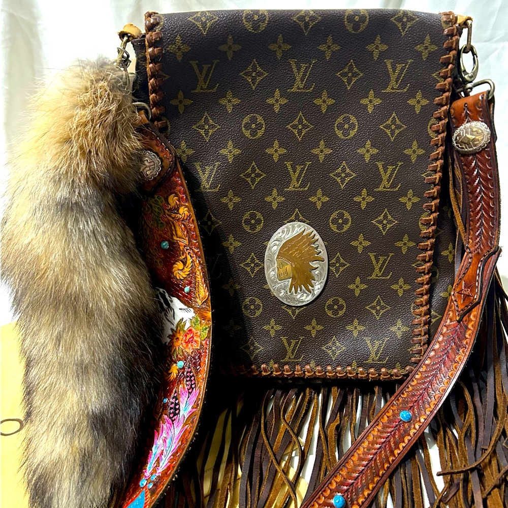 Louis Vuitton Musette Monogram with fringe
